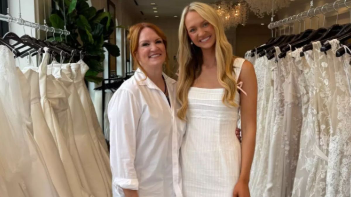 'A Really Special Weekend' Pioneer Mom Ree Drummond assists daughter Paige in selecting her ideal wedding gown.